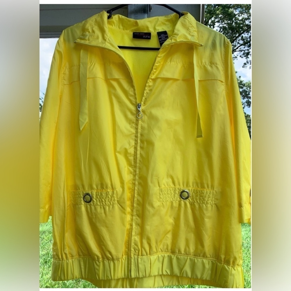 NY & Company Comfort Zone Lightweight Jacket Size Medium
